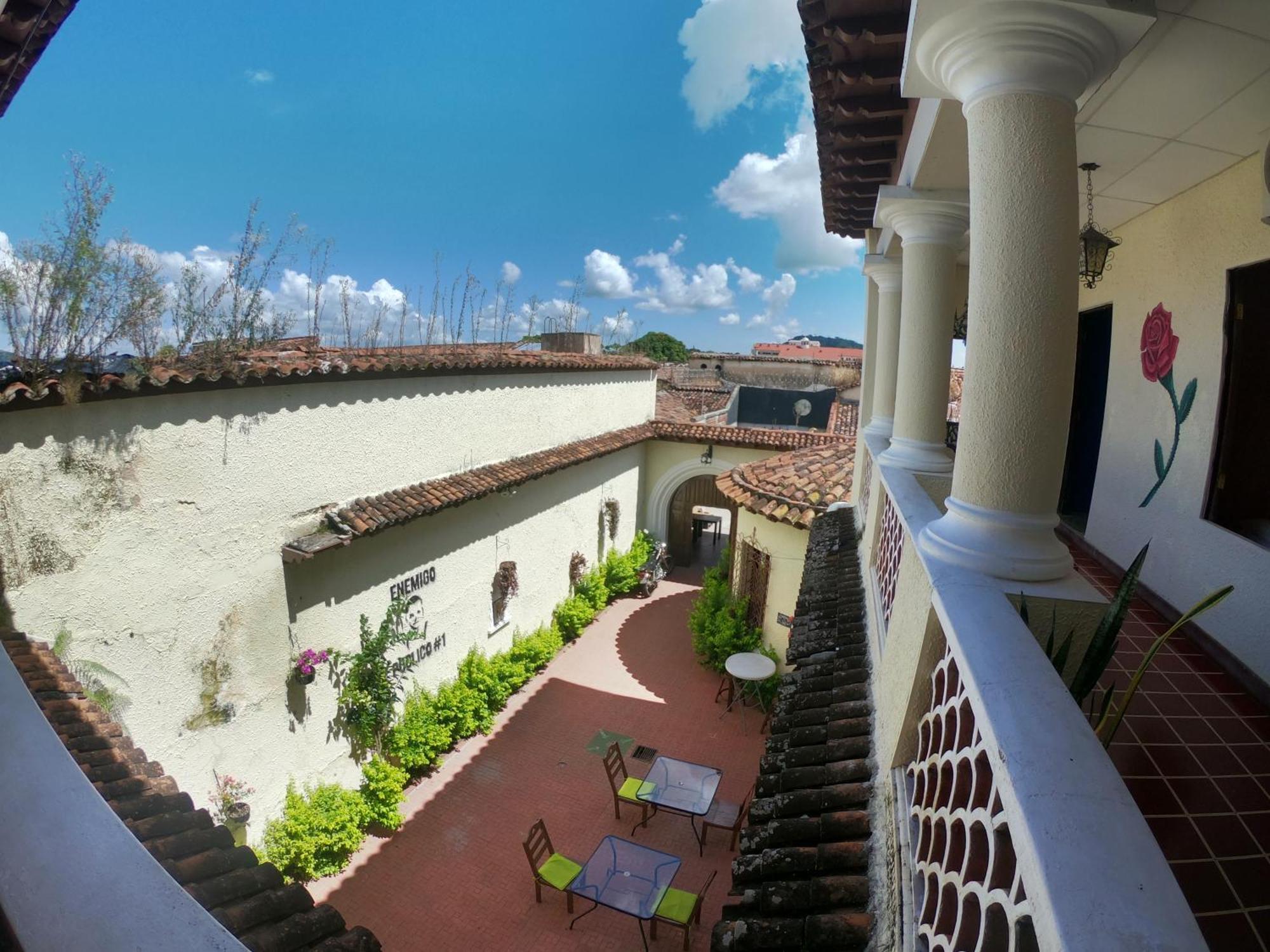 Ricks Hostel Santa Ana Zewnętrze zdjęcie
